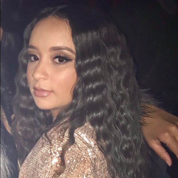 Meet your Posher, Haille - Picture 2 of 7